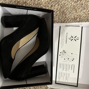 NIB Nine West black heels size 8